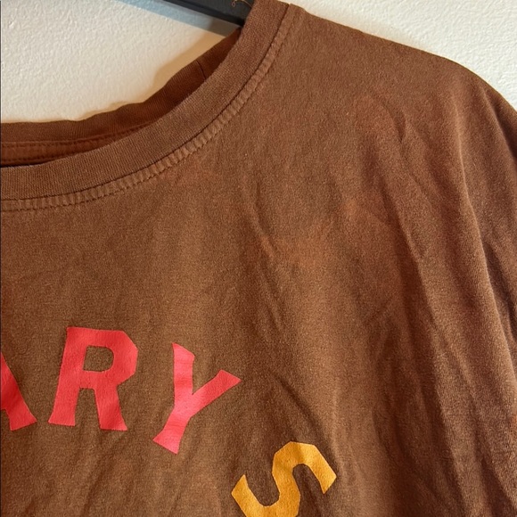 Chrysler Brown Graphic Tee - Picture 6 of 8